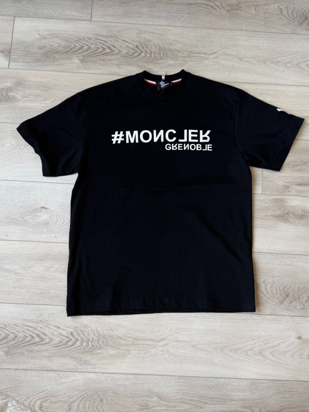Moncler T-Shirt Tee Top Medium Mirrored Logo Black Excellent